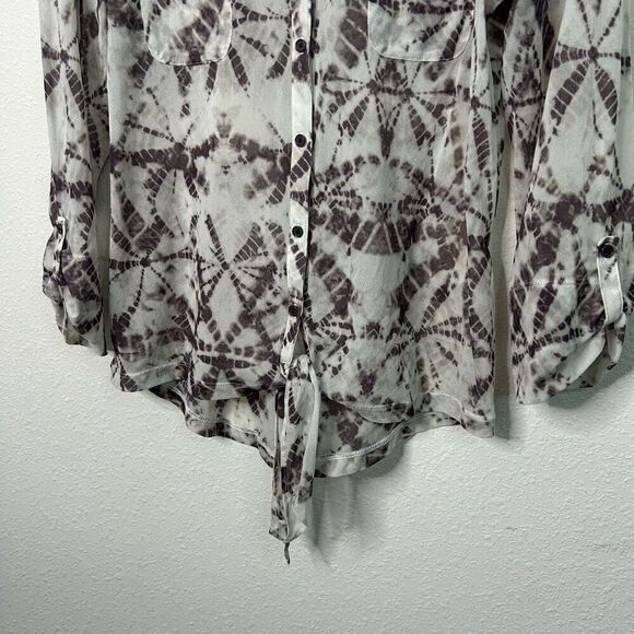 Chico’s Gray White Shibori Spot Tie-Front Sheer Shirt Mesh Women's Size 1 (M) - Picture 3 of 15
